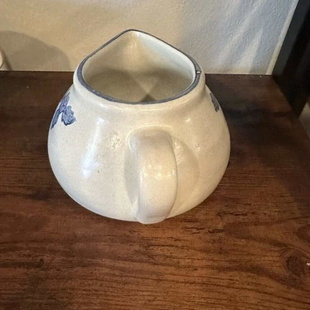 Pfaltzgraff Yorktowne Ceramic Wide Serveware Creamer Pitcher Gravy Boat - Picture 6 of 8